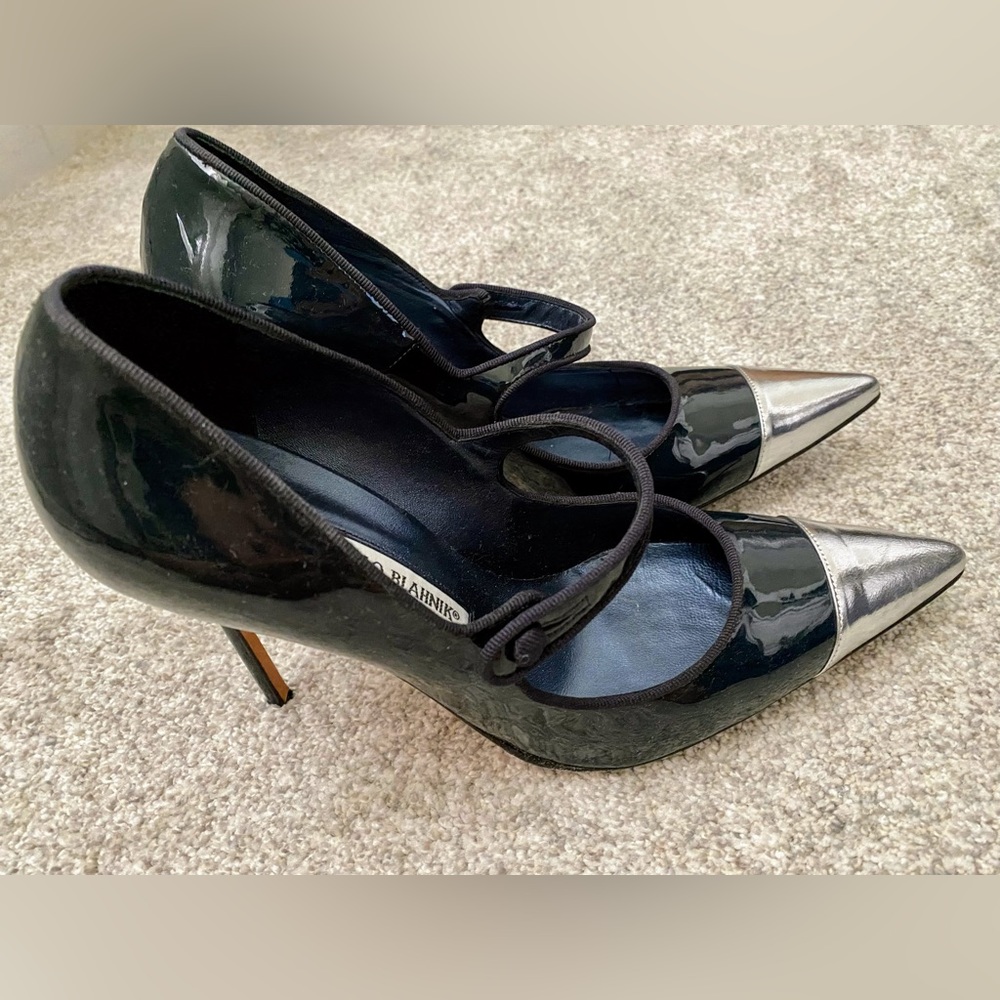 MANOLO BLAHNIK NAVY BLUE PATENT LEATHER HEELS WITH SILVER TOES Size 39.5 EUR